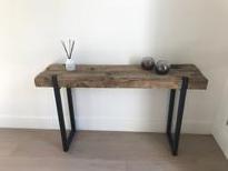 muurtafel met oud hout